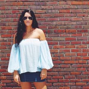 Meet your Posher, Laurie